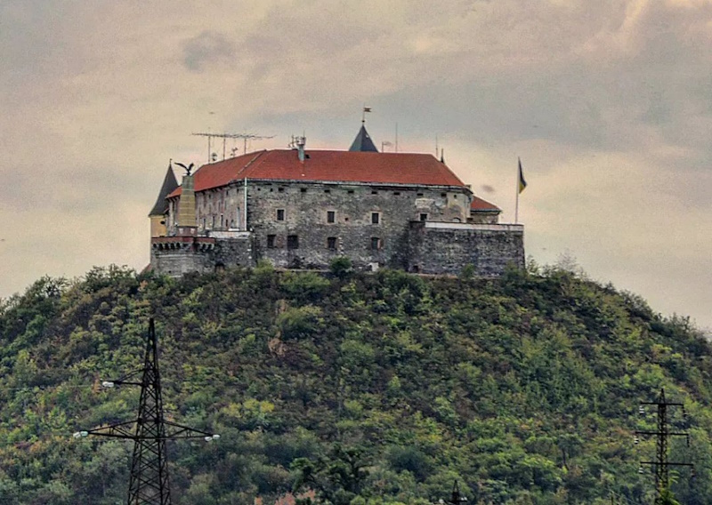 Замок Паланок