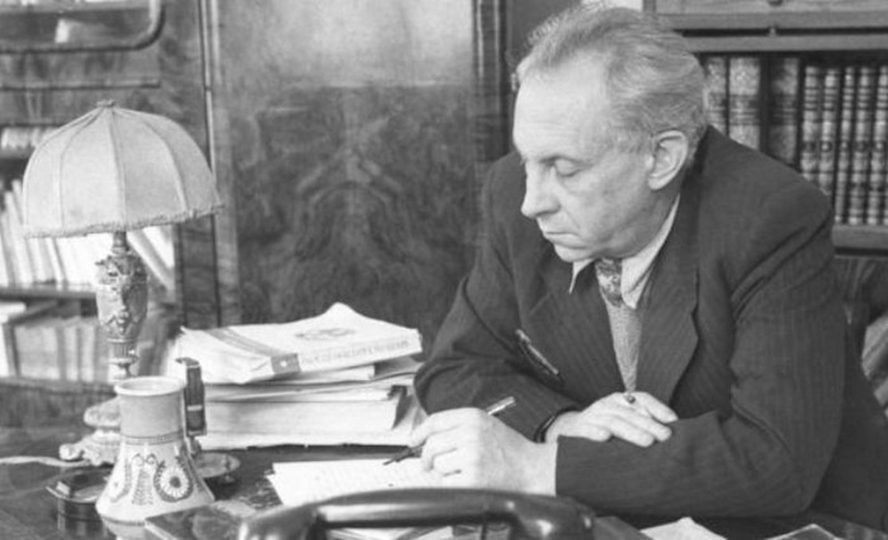 Максим Рильський