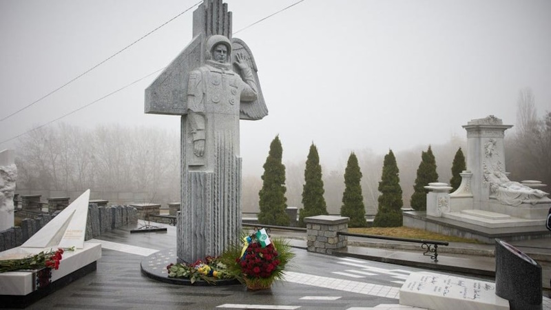 Леонід Каденюк