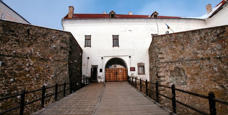 Замок Паланок